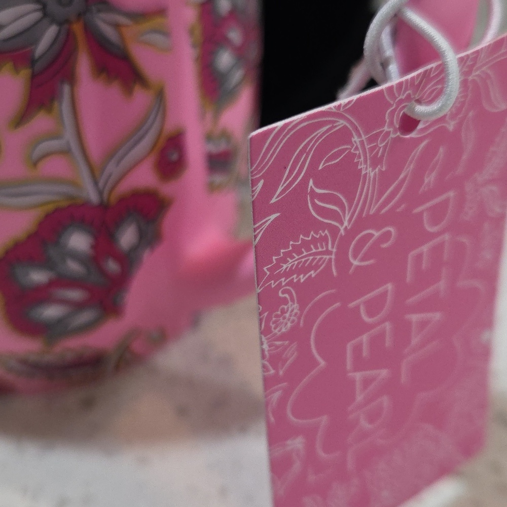 💗▪️Petal & Pearl ▪️ Beautiful Floral flower print  Pink Mug - Picture 3 of 5